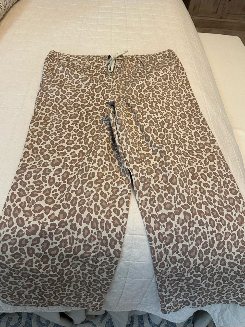 Torrid Leopard Print weekend pants in Beige and Cream sz3